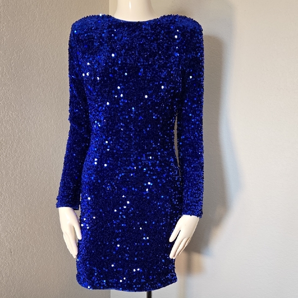 Elegant Blue Sequin Dress - Picture 3 of 5